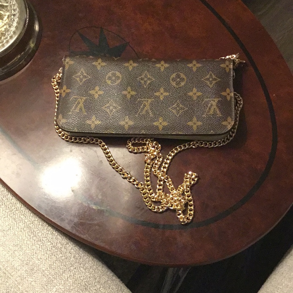Louis Vuitton Insolite Walleton Chain $1000